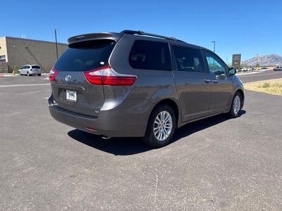 2015 Toyota Sienna — detail view
