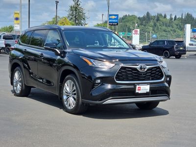 2024 Toyota Highlander — side profile view