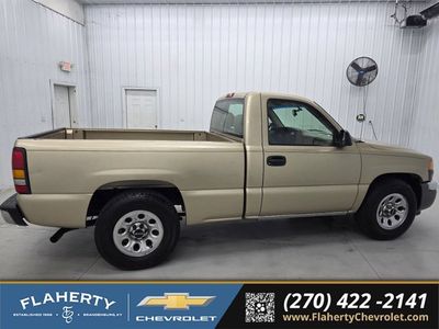 2005 GMC Sierra 1500 — side profile view