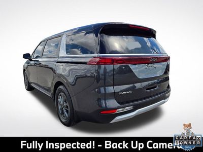 2023 Kia Carnival — detail view