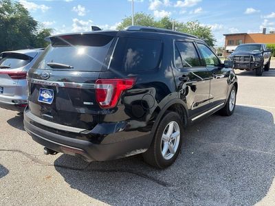 2016 Ford Explorer — detail view