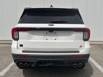 2025 Ford Explorer — detail view