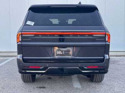 2025 Lincoln Navigator — detail view