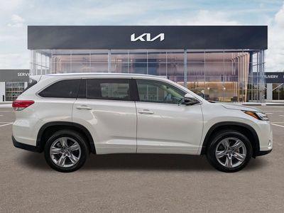 2019 Toyota Highlander — rear three-quarter view