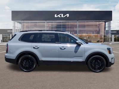 2025 Kia Telluride — rear three-quarter view