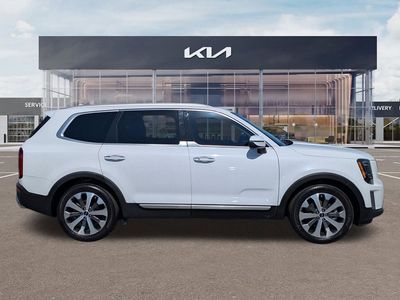 2022 Kia Telluride — rear three-quarter view