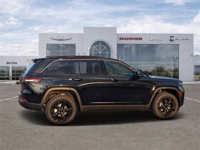 2026 Jeep Grand Cherokee — side profile view