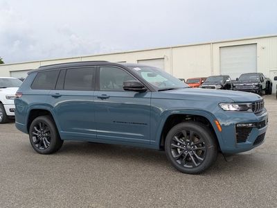 2026 Jeep Grand Cherokee — side profile view