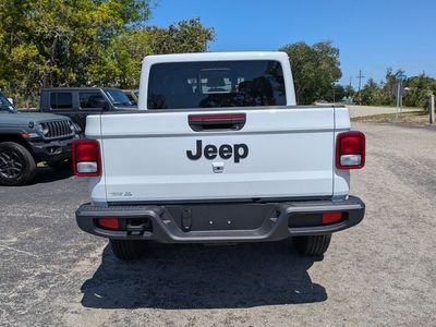 2026 Jeep Gladiator — detail view