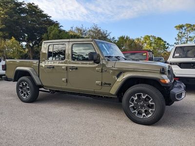 2026 Jeep Gladiator — side profile view