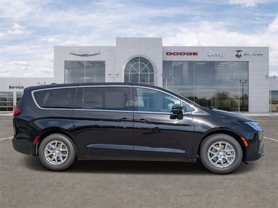 2027 Chrysler Pacifica — side profile view