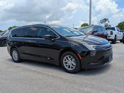 2027 Chrysler Pacifica — side profile view