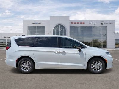 2026 Chrysler Pacifica — side profile view