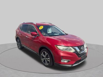 2017 Nissan Rogue — detail view