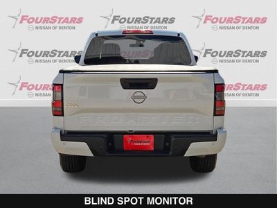 2025 Nissan Frontier — detail view