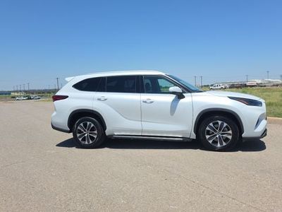 2022 Toyota Highlander — detail view