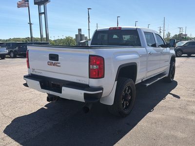 2018 GMC Sierra 2500 HD — interior view
