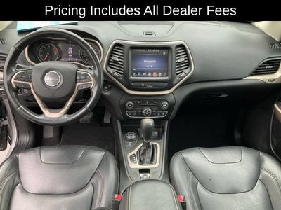 2018 Jeep Cherokee — interior view