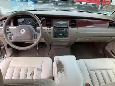 2003 Lincoln Town Car — interior view