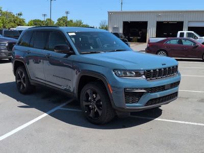 2026 Jeep Grand Cherokee — side profile view