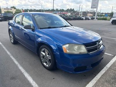 2013 Dodge Avenger — detail view