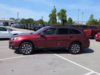 2015 Subaru Outback — detail view
