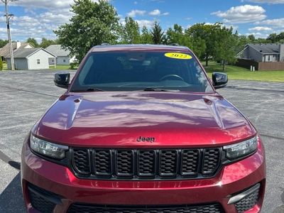 2022 Jeep Grand Cherokee — side profile view