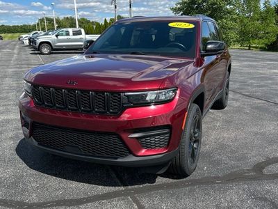 2022 Jeep Grand Cherokee — detail view
