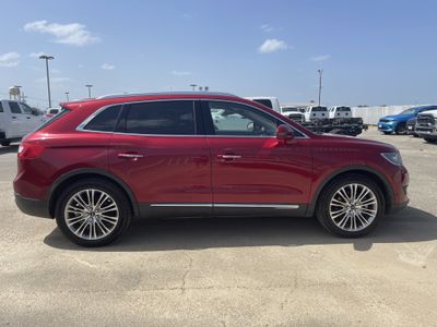2018 Lincoln MKX — rear three-quarter view