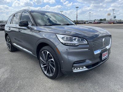 2024 Lincoln Aviator — side profile view