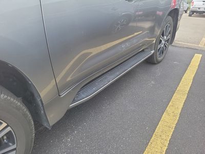 2018 Lexus LX — detail view