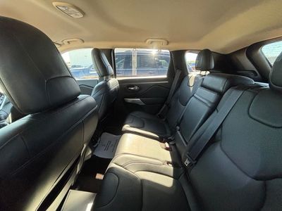 2018 Jeep Cherokee — interior view