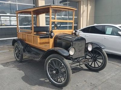 25 Ford MODEL T HUKSTER — rear three-quarter view