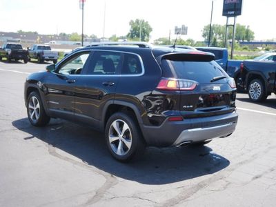 2020 Jeep Cherokee — detail view