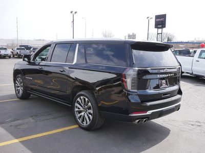 2025 Chevrolet Suburban — detail view