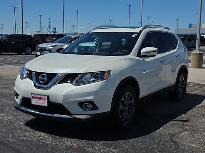 2016 Nissan Rogue — rear three-quarter view