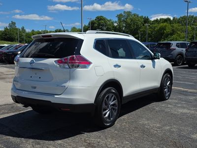 2016 Nissan Rogue — detail view