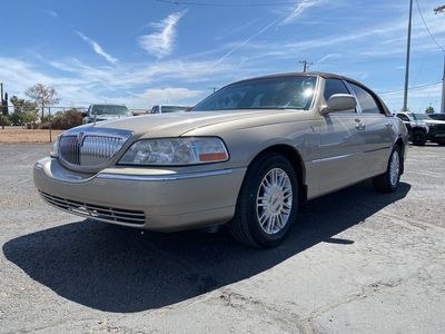 2008 Lincoln Town Car — side profile view