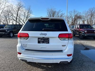 2020 Jeep Grand Cherokee — interior view