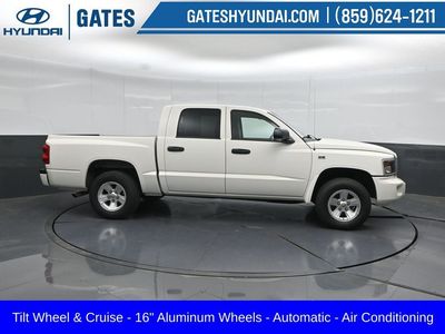 2009 Dodge Dakota — rear three-quarter view