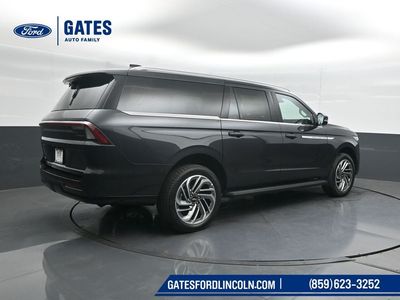 2026 Lincoln Navigator L — side profile view