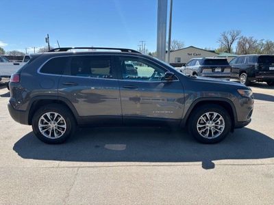 2022 Jeep Cherokee — detail view