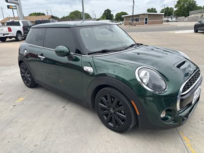 2019 MINI Hardtop — interior view