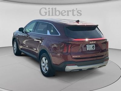 2025 Kia Sorento — rear three-quarter view