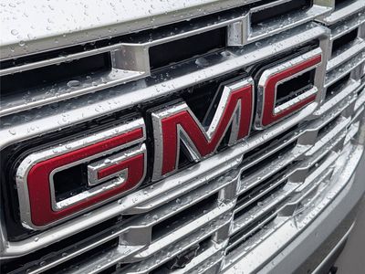 2025 GMC Yukon — detail view
