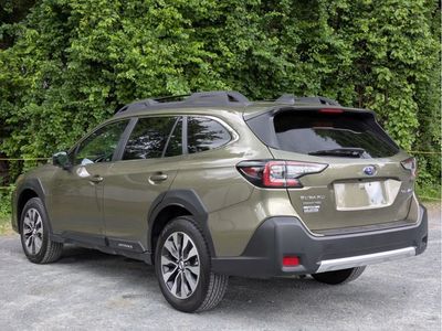 2025 Subaru Outback — detail view