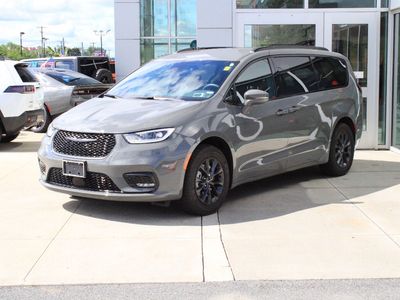 2022 Chrysler Pacifica — rear three-quarter view
