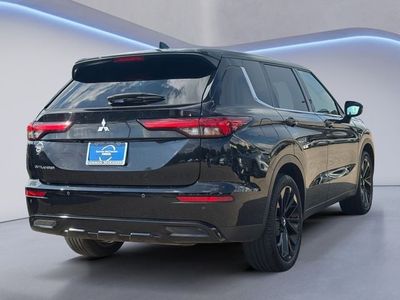 2022 Mitsubishi Outlander — detail view
