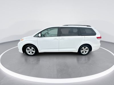 2013 Toyota Sienna — detail view