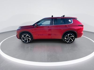 2023 Mitsubishi Outlander — detail view